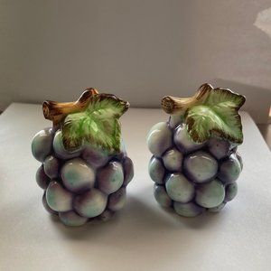 Vintage Grape Cluster Salt and Pepper Shakers Set